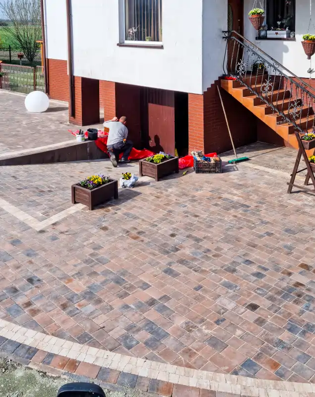 Tarasy i przestrzeń wokół domu Brukarstwo Wielkopolska 4
